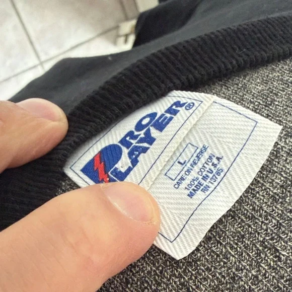 Brendan Shanahan 90’s Red Wings Black Graphic T-Shirt - Picture 2 of 3